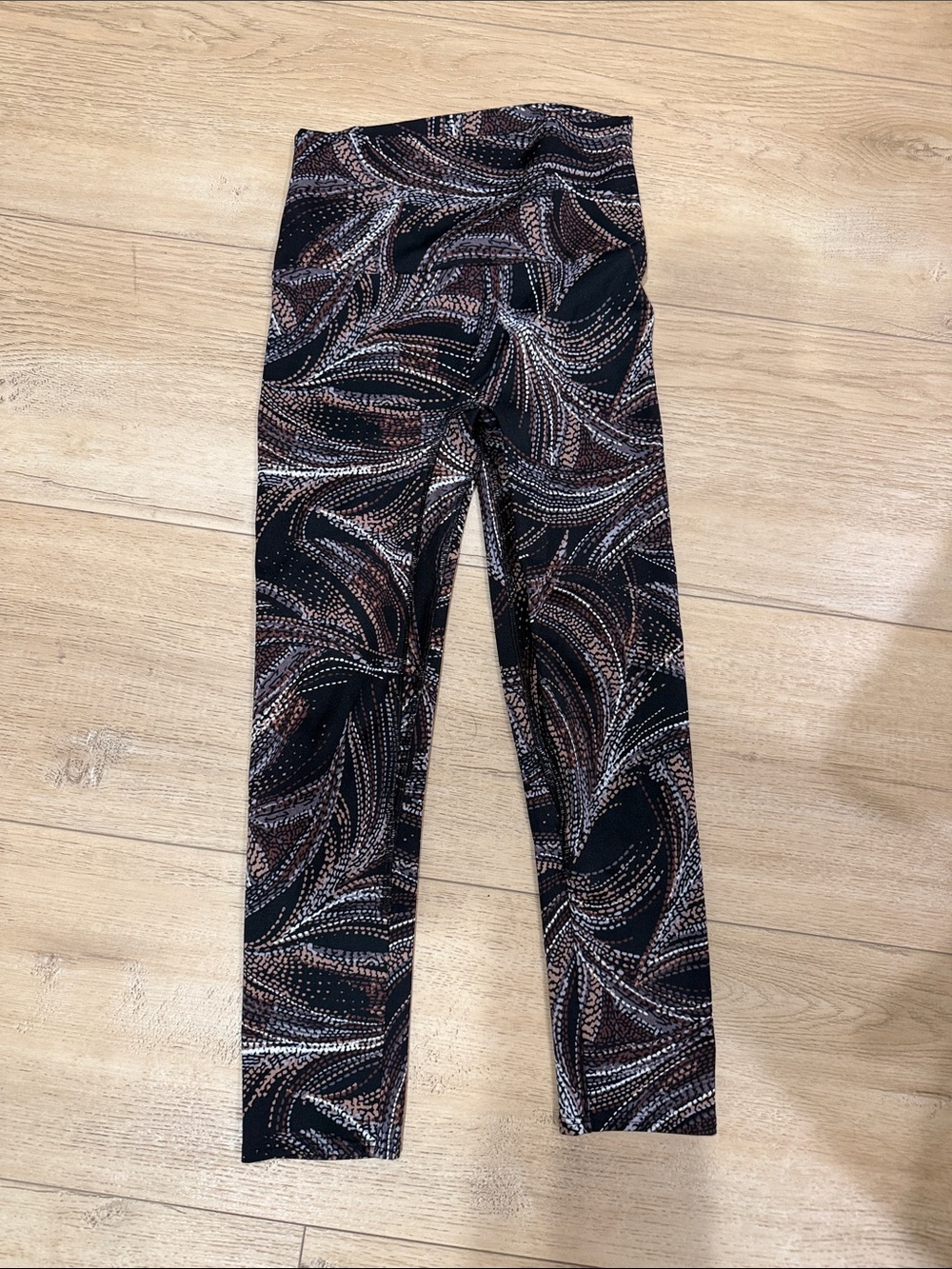 K-DEER Black Leggings with Brown & White Swirl Pattern